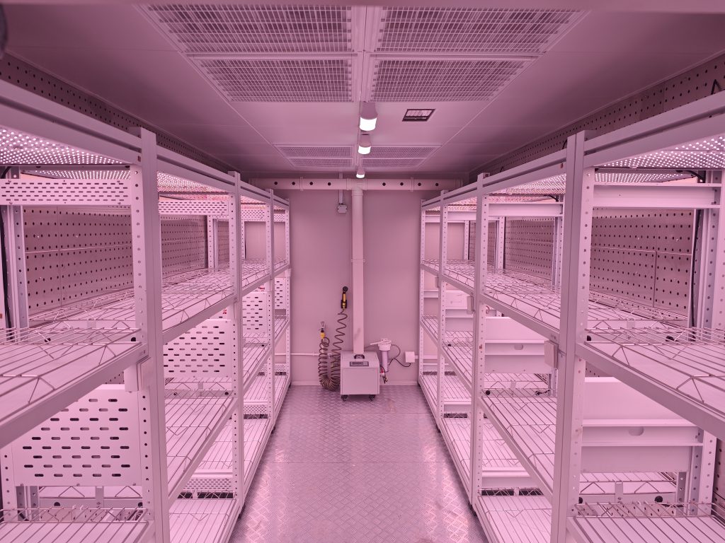 indoor vertical plant factory