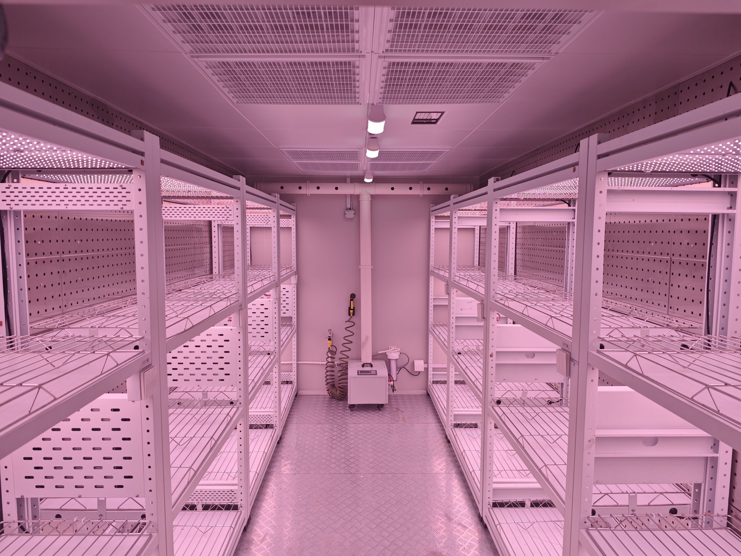 indoor vertical plant factory